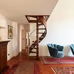 The Pantheon Terrace Experience Apartment